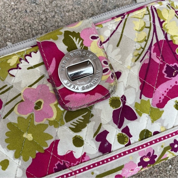 VERA BRADLEY Women’s Quilted Floral Pink Green Clasp Full Zipper Wallet - Picture 9 of 13